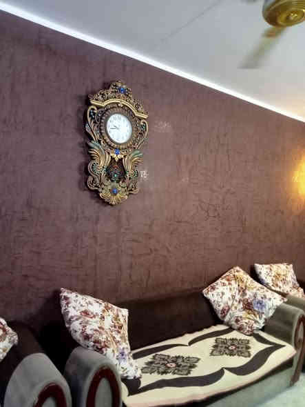 السلام عليكم عندي شقة نظيفة جدا بيه تحويرات بسمي ملك صرف إستفسار وهذا رقمي ***********
