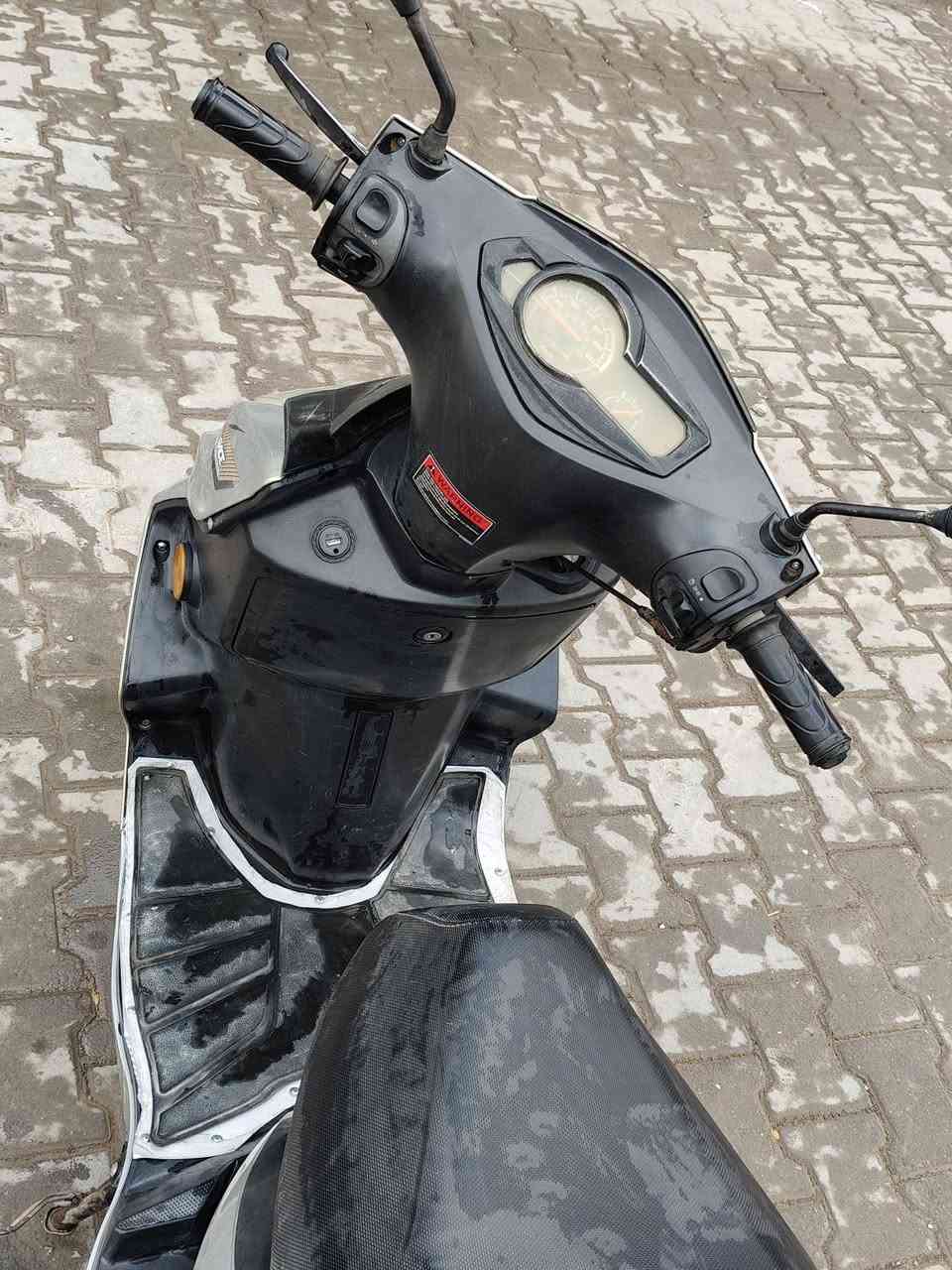 (سلام عليكم سكنس موديل 20 صيني )دراجه خير وبركه اي نقص مابيه  من لمكينه وشيل ايدك مكينه صافيه زلال شرط شلعه ومعدل اي نقصصص مابيهه دبلات خلفي امامي يكمزن كهربائيات كلهه شغاله  عداد سرعه شغال عيني دراجه كاملهه مكمله  تجي تركب وتتوكل مكان دراجه ديالى شهربان (قيم بما يرضي الله واخذ ))
تواصل /***********
