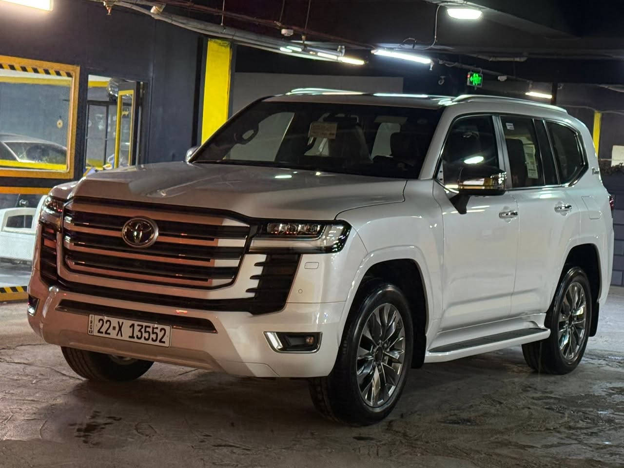 السلام عليكم 

لاندكروز   🇯🇵🇯🇵 

موديل ٢٠٢٢ تون توربو 🚀 vxr فول الفول اعلى مواصفات 

ماشيه 40  الف كيلو 

شركه ساز صفر اربيل 

🛑 بصمتين شركه 
🛑 سلايت 
🛑 رادارات 
🛑 شغال 
🛑 كاميرات ٤ 
🛑 سستم صوت jbl
🛑حساس ٣٦٠ درجه 
🛑 زراك لايت 
🛑 شاشه كبيره 
🛑 كشنات جلد احمر بلاد 
🛑 داتا شوً
🛑كشن حار بارد 
🛑 شاشات خلفيه بلاد 
🛑 ٢ كشن كهرباء 
🛑 صندوق كهرباء 
🛑 ثلاجه 
🛑 وباقي مواصفات المعروفه 

رقم اربيل الجديد بشرط التحويل 

السياره مكفوله كفاله عامه 

السعر ٧٤٠  ورقه 💵💵 مجالها بسيط لان سعرها مناسب

مكانها اربيل 

*********** ☎️☎️
