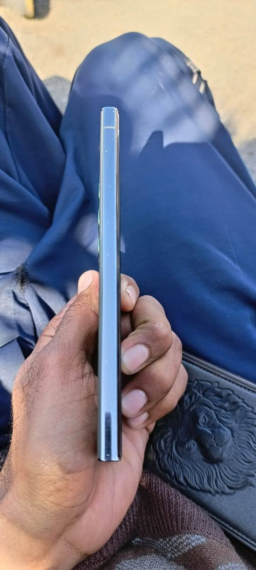 السلام عليكم اس ٢٣ الترا نسخة امريكي ذاكرة ٢٥٦ جهاز نظيف للبيع للتواصل ع الخاص او الاتصال على الرقم ***********
