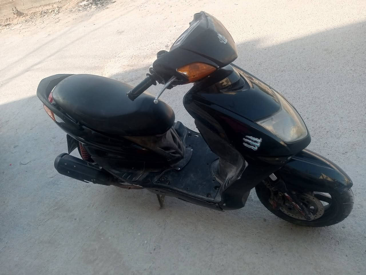 دراجه سكنز للبيع نثيه ياباني سرعه 110 شغاله سلف هندر كهربائيات نقص صفاحيه وقفل جنطه سعر 400 وبيهه مجال هاتف *********** مكاني الخطيب الزراعي
