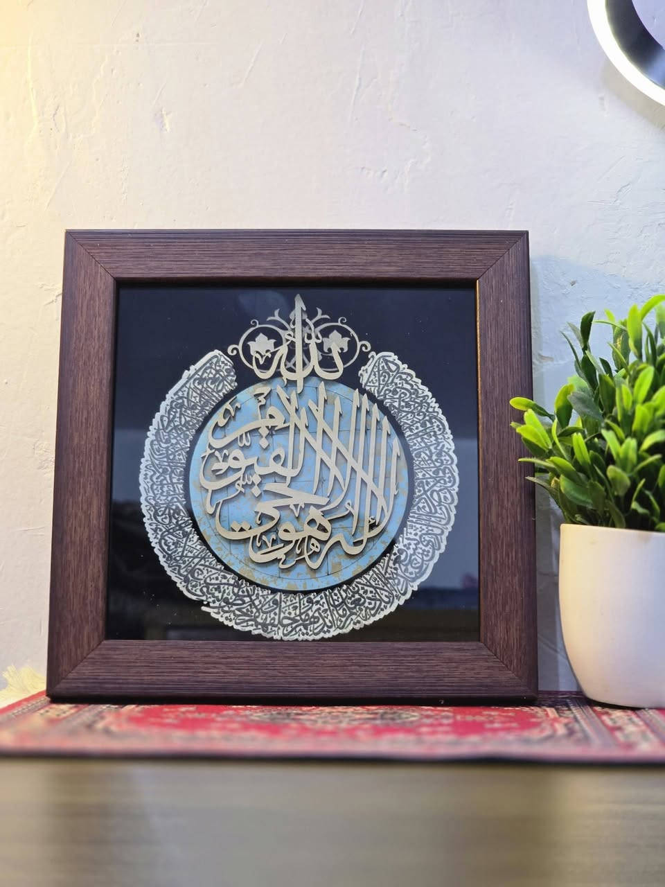 لوحة خشبية "الله لا إله إلا هو الحي القيوم" 3D🌱
للحَجز دايركت📥
📍يوجد توصيل لِكل المحافظات


**إذا كنت صاحب هذا الإعلان وتريد حذفه لأي سبب، رجاءا أرسل رسالة إلى الدعم الفني**