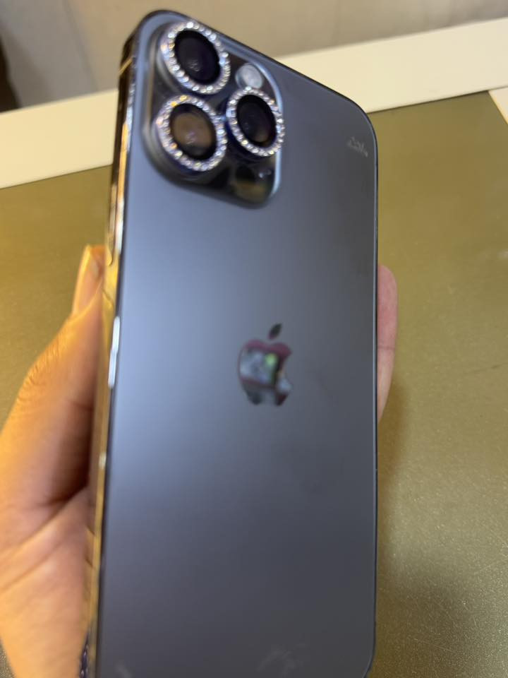 ايفون 13برو ماكس جهاز فول نضافة كلة بلادي بطارية 97 ذاكرة 256 دبل خط سعر 700 قفل رقم ***********
