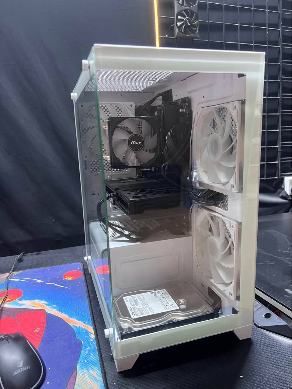 تجميعة كيمنك بكارت قوي 
مواصفات 
rtx 3060 12gb
I5 11400f
ssd 128gb
hdd 1tb
ram 16 ddr4 3200
mb b560m asrug
cooler x2000
case white 3 fan 

واتساب : *********** بغداد, العراق
