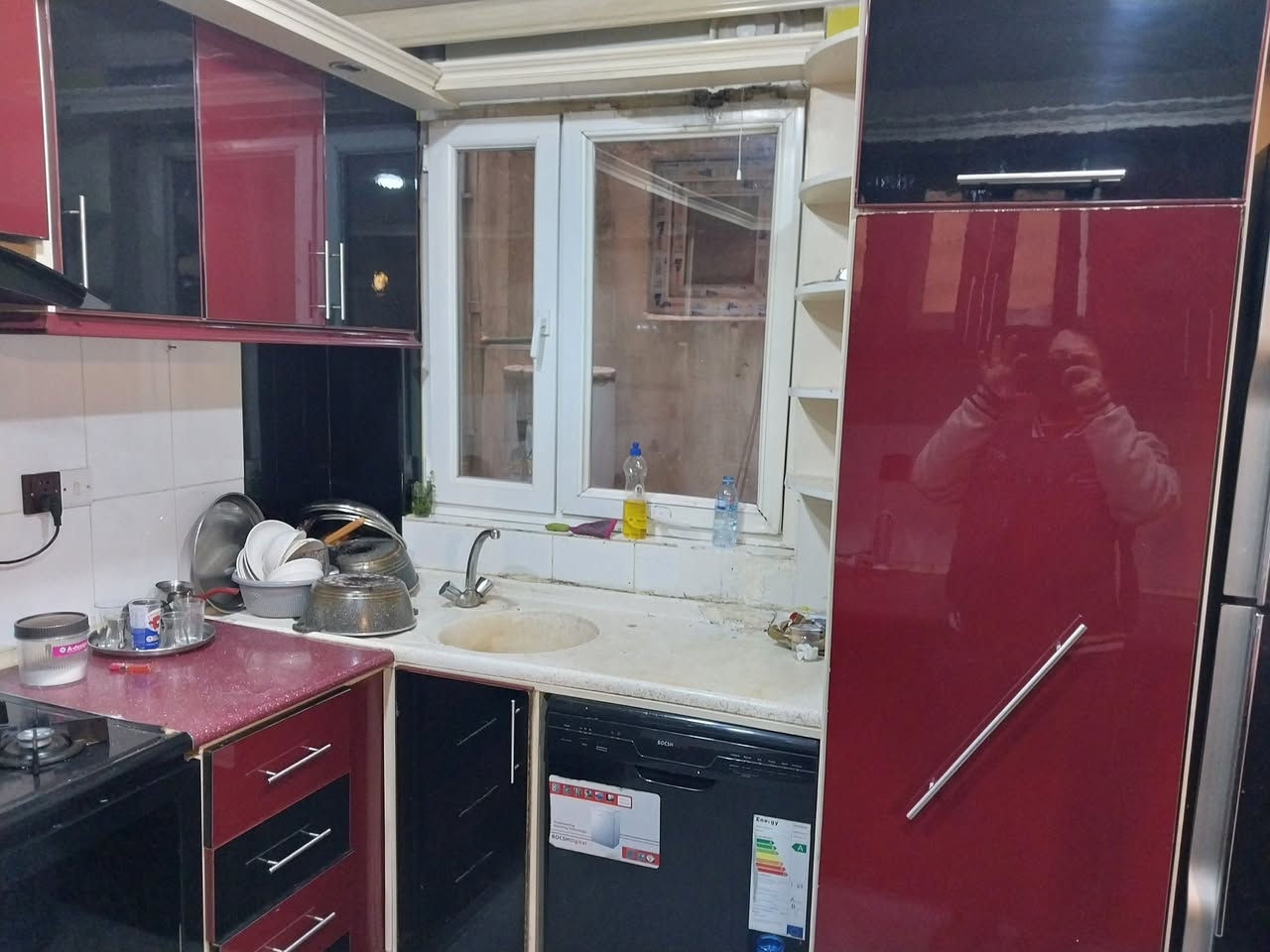 كاونتر خشب مع سنك و طباخ و مرشحة ٨ امتار
سعر : ٣٠٠ الف.            مكان السليمانية 
________ 
كاونترى ته خته له گه ل سنک و ته باخ و موره شه ح 
نرخ : ٣٠٠ هه زار.       شوین سلیمانی 
***********
