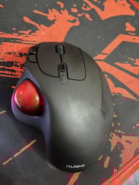 ماوس بهاذ الشكل يشتغل عن طريق USB شحن وكيبل يشتغل ونضافه ١٠٠٪؜ الله شا...