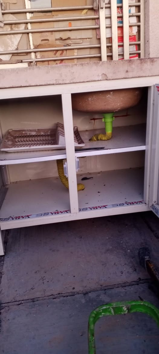 السلام عليكم للبيع كاونتر جديد 3 قطع  سنك مرمر مكاني بغداد حي الجهاد ***********
