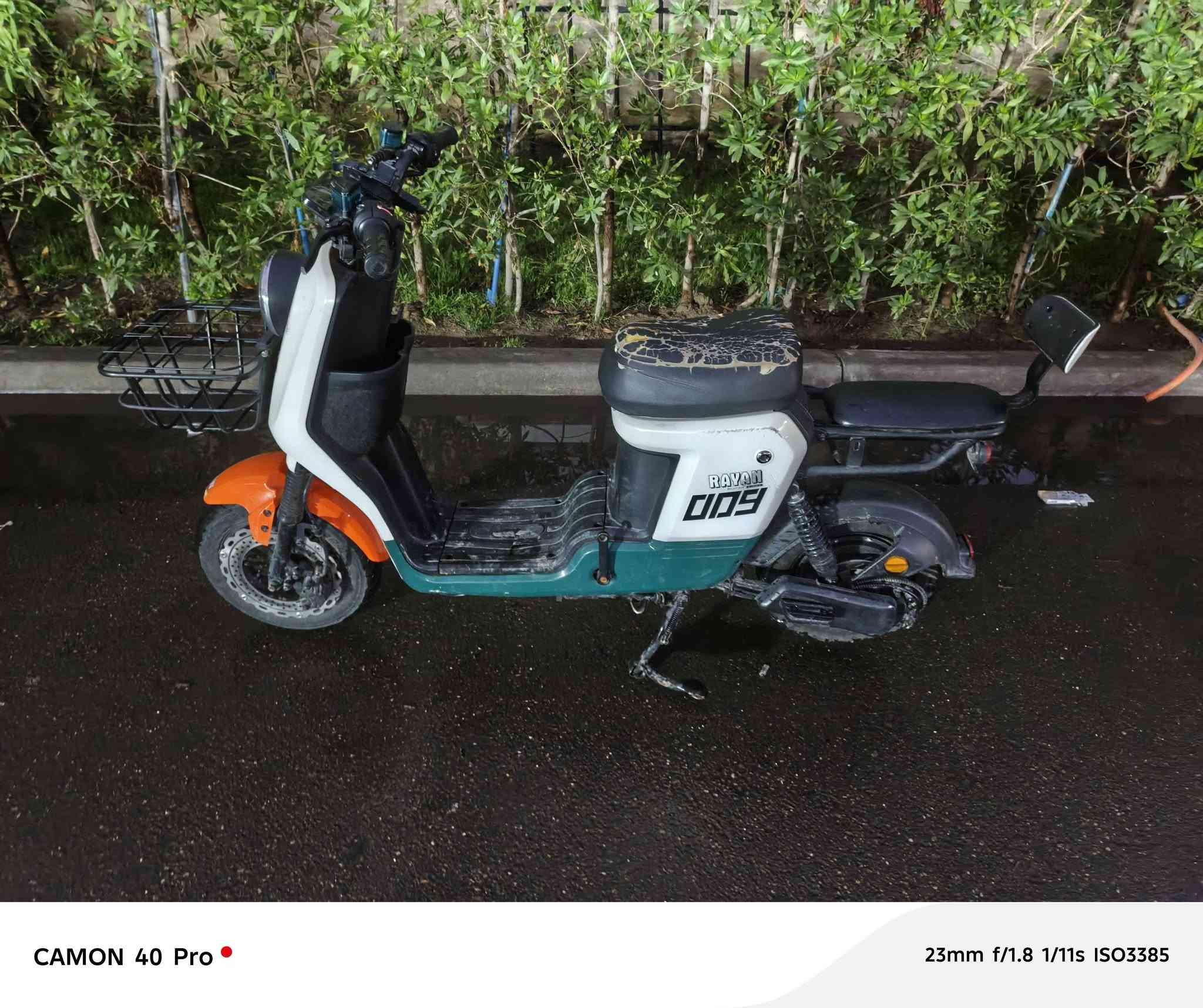 دراجه شحن نوعيه ريان ٤ بطاريات كبار سرعه ٥٥ قفل حقيقي اشاير ضوء كلشي شغال بيهه اضرار بسيطه سعر ٢٢٠ قفل رقم اتصال ***********
