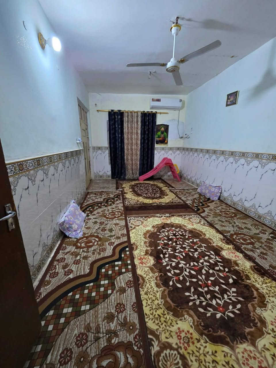 سلام عليكم
بيت للبيع مساحه 200م بالتفيج طاااابو

غرفتين 

صاله

استقبال 

مطبخ

صحيات خارجيه


**إذا كنت صاحب هذا الإعلان وتريد حذفه لأي سبب، رجاءا أرسل رسالة إلى الدعم الفني**