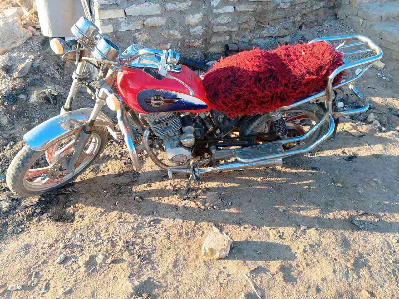 دراجه جونده للبيع موديل 2015كلك
مكينه شرط شاصي مكفول السعر 350
وبيه مجال للشري ***********
السماوه
