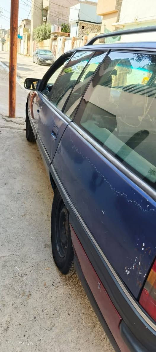 السلام وعليكم اوميكه للبيع كير توماتيك محرك وكير شرط موديل 93 طخم تايرات جدد
*********** السعر 20
