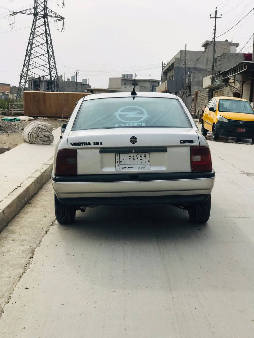 اوبل فكترا  حجم ١٨ موديل ١٩٩١ السياره مصبوغه جماليه رقم نينوى الماني كير ومحرك شرط كابون بانزين السياره طخم جديده تواير جديده استيرن بور  السعر  ٤٥ وبيها مجال بيكم خير وتدللون الخاص مفتوح ***********
