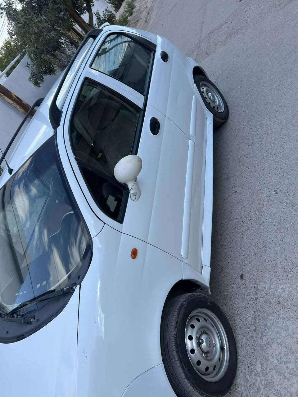 السلام عليكم شيري كيو كيو للبيع موديل ٢٠١٠ سياره نضيفه جدا بدون صبغ فقط دعاميات مكينه كير مكفوله تخم تأير تبريد شغال سياره جاهزه ماشيه ٥٩ باسمنه  مكان سياره بغداد  كير اوتو  السعر ٣٠ بيه مجال بضبط الاتصال *********** فديو توضيحي للسياره ب منشور
