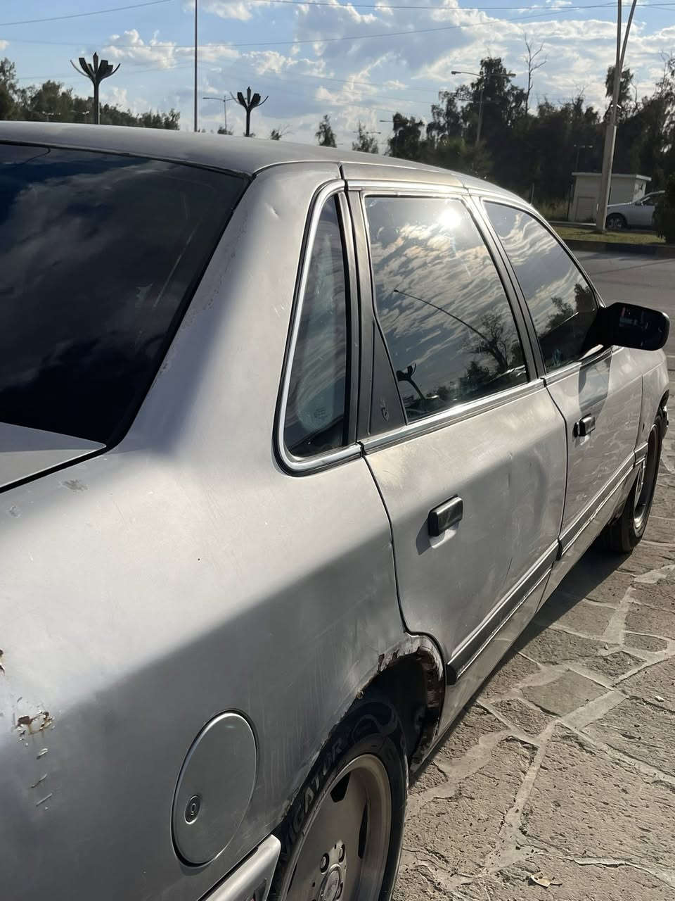فورد سكوربيو للبيع مستعجل محرك قبغ اسود اخرس طخم نص داخل جديد بلادي وايرمنيه كلها شغاله من دعاميه لدعاميه قفل مركزي بصمه جديده تبريد ثلج جديد طخم تايرات جديد قبل سبوعين شديتهم ترايك لبغداد سياره مالبيت كلش حلوه وناعسه  ***********

