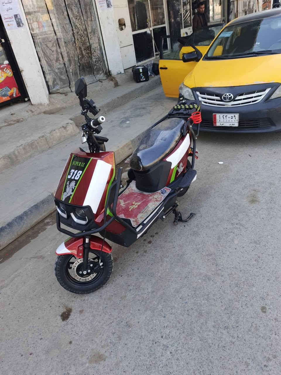 السلام عليكم للبيع تراوس السعر خاص 
واتساب ***********
