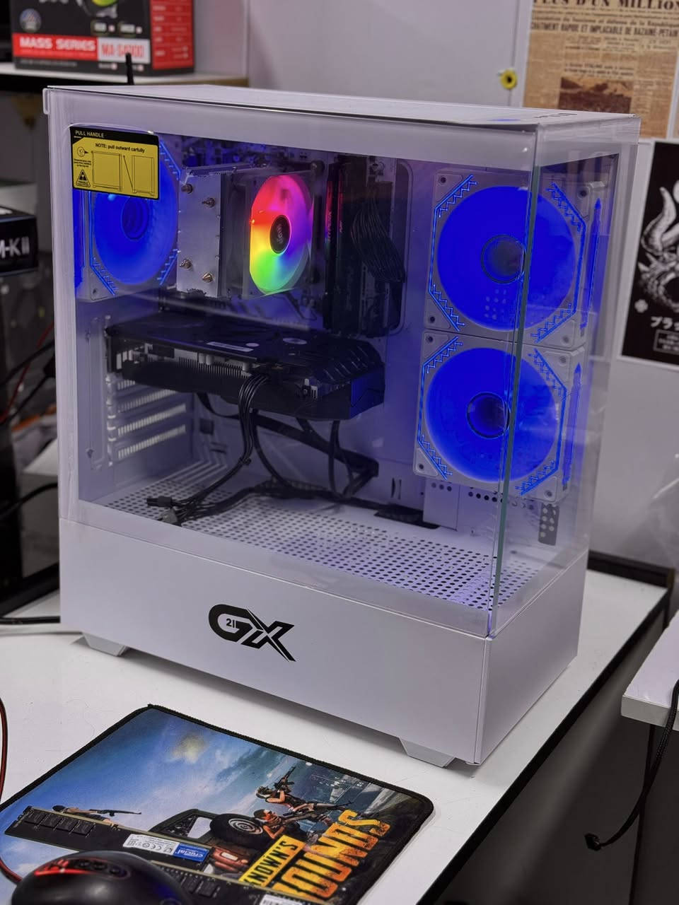 تحية طيبة شبابنا وحبايبنا 
تجميعة بمواصفات مرتبة وجديدة 
فقط كارت مستخدم مع ضمان ٦ اشهر 
R5 5500 
RAM 16 3200
RX6600 8GB 
M.B B450 ZEUS 
SSD256-HDD500
CPU COOLER RGB 
P.S FSP HV PRO 550W+80PLUS
CASE GX 3FAN RGB 
السعر ٦٥٠ الف سعر نهائي بدون عملة شبابنا 
متوفر توصيل لكافة المحافظات 
عنوان المكتب كوت المشروع شارع الحاسبات مكتب MEGA-TECHNLOGY
***********
