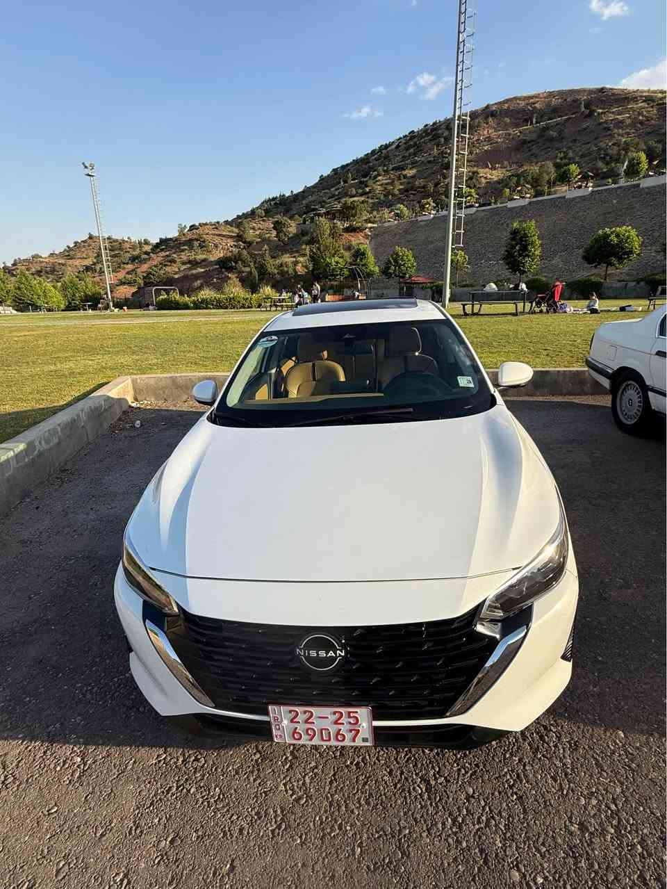 نيسان سنترا 2024
SV بلاص 
السعر 136 او اشويا مجال 
رقم كاتي ما امخرجه بعد 
فول فول 
بدون صبغ بس بيها جملغات الاماميا تعديل بارد او ثلاث اصابع باب السايق بارد بيها شبر من الدوسا صبغ فقط 
رقم *********** زاخو, دهوك
