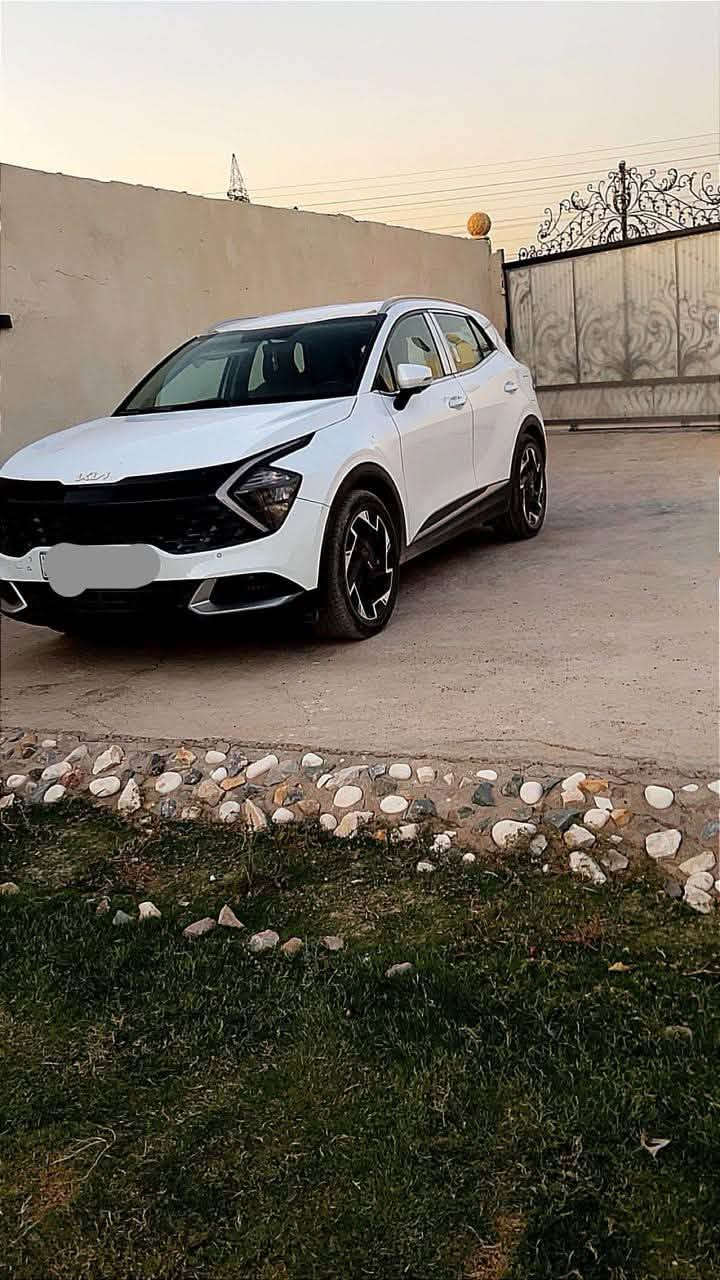 سلام عليكم سبورتج ٢٤ ابيض خليجي  مكينه ٢٠٠٠ دوش ( تشغيل عن بعد تحكم ستيرن جهتين شفتات مانع انزلاق نضام ايكو مود متعدده استريت تدفئه كشتات الامامي كهرباء  تدفئه الكشنات الاماميه شحن لاسلكي كشتات الاماميه تحتوي على شحنات فتح وغلق للجامات عن طريق الريمونت مري شفط كأمره ٣٦٠ درجه الأبواب الاماميه بصمه بل الاضافه إلى موصفات هواي السياره بيها صبع بنيد والجاملغ والباب الي بصف السايق مبدل بلادي السياره مو حادث وكع عليها السقيفه تصويرها موجود السعر ١٧ من الأخير للاتصال (***********) ابو فهد

