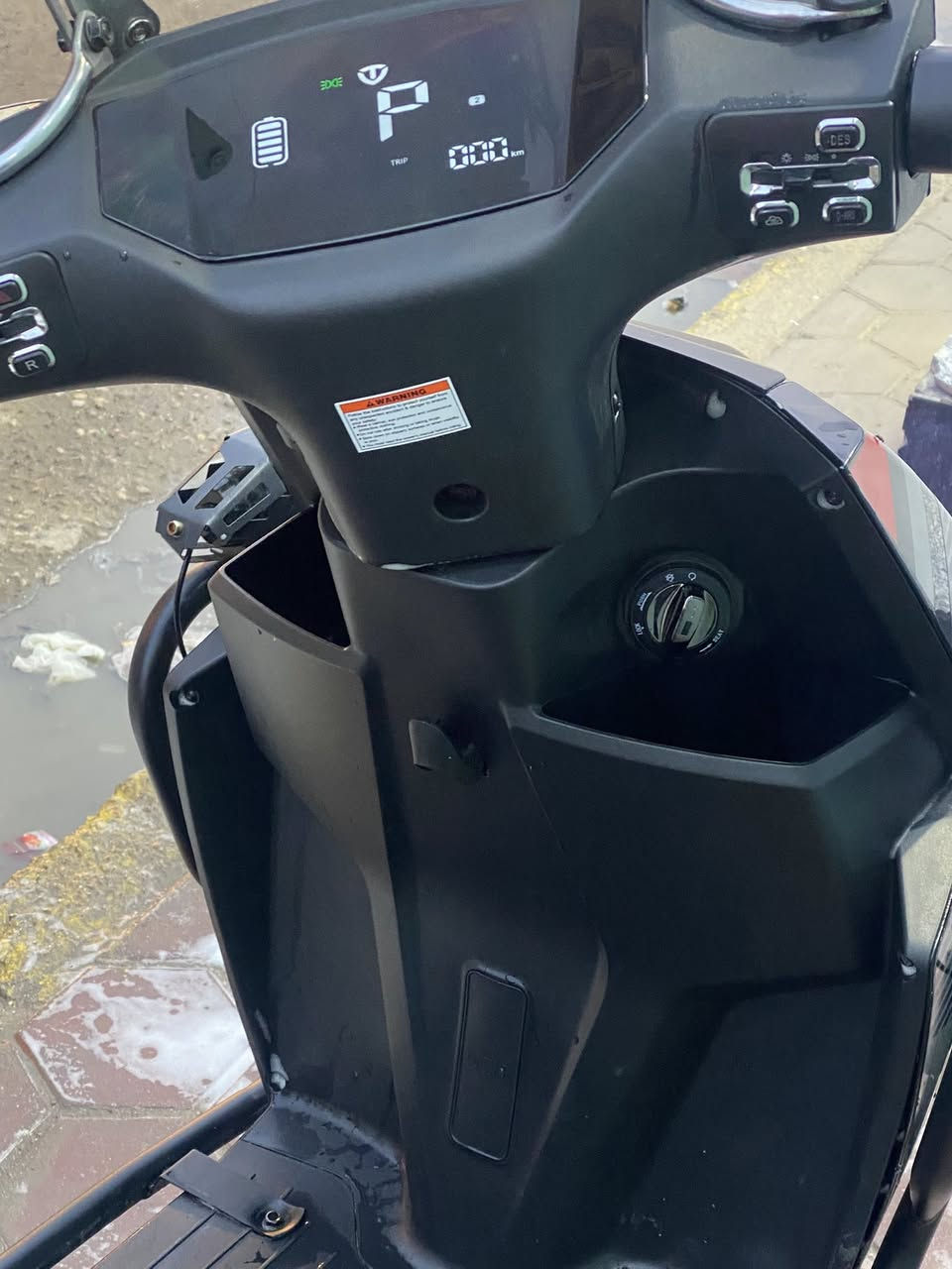 سلام عليكم دراجه شحن نوع تيسلا صارلها اقل شهرين دراجه نضيفه استعمال قليل دراجه بصمه سعرها ١,١٥٠ بيها مجال قليل


**إذا كنت صاحب هذا الإعلان وتريد حذفه لأي سبب، رجاءا أرسل رسالة إلى الدعم الفني**