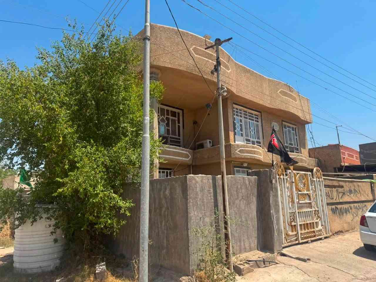 سلام عليكم للبيع مجمع النخيل القريه النفطيه مراجعة صاحب الدار ابو ضياء الساعدي *********** غير متواجد عل فيس
