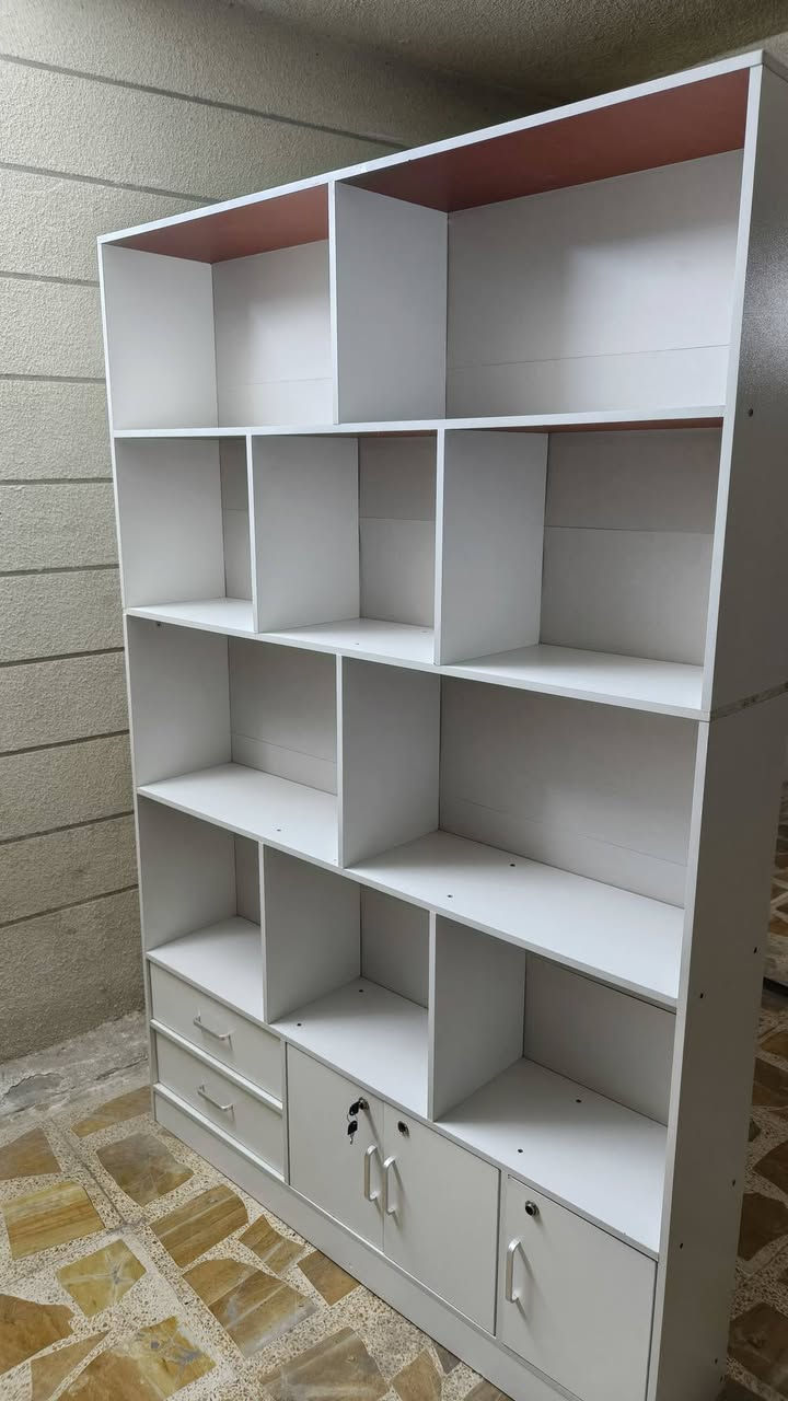 مكتبة للبيع إيكيا كلش نضيفه دولاب خشب أم دي إف الموشراي ياريت يرفع المنشور‏‪‏
‏‪***********‬‏
