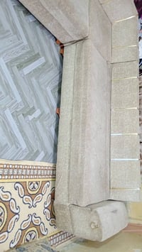 تخم • نضيف • قابل تفاوض