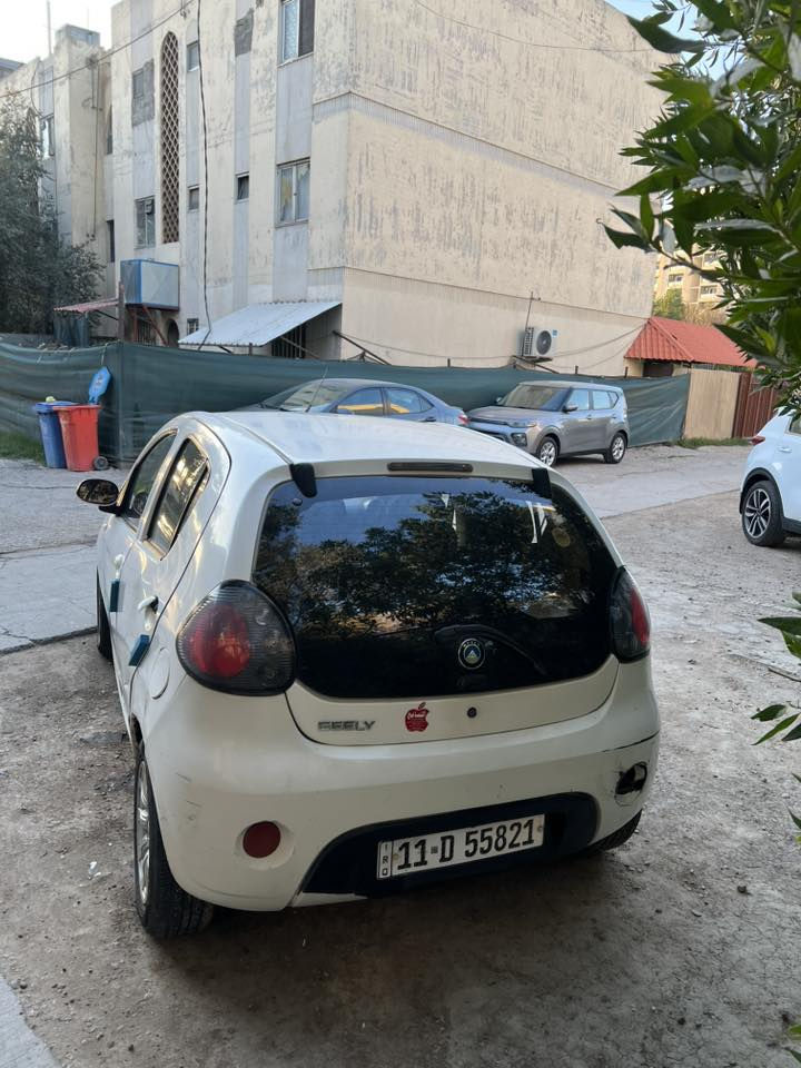 جيلي باندا الموديل 2012 رقم بغداد انكليزي
هزة وسنوية جدد كير ومحرك مكفول بيها طخطخات بل كشر مال بنية موضحة بل صور سعرها 35    مكاني بغداد 
رقم هاتف ***********
