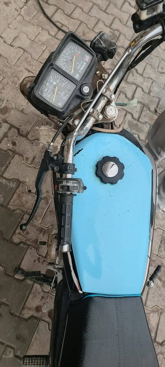 السلام عليكم موطور خمسه كير للبيع موديل 2020 محرك معمر جديد تيرات جديد كهربائيّة كله شقاله عيزو ترتيبات اشويه السعر اتصل او تدلل *********** مكان ناحيه الزاب
