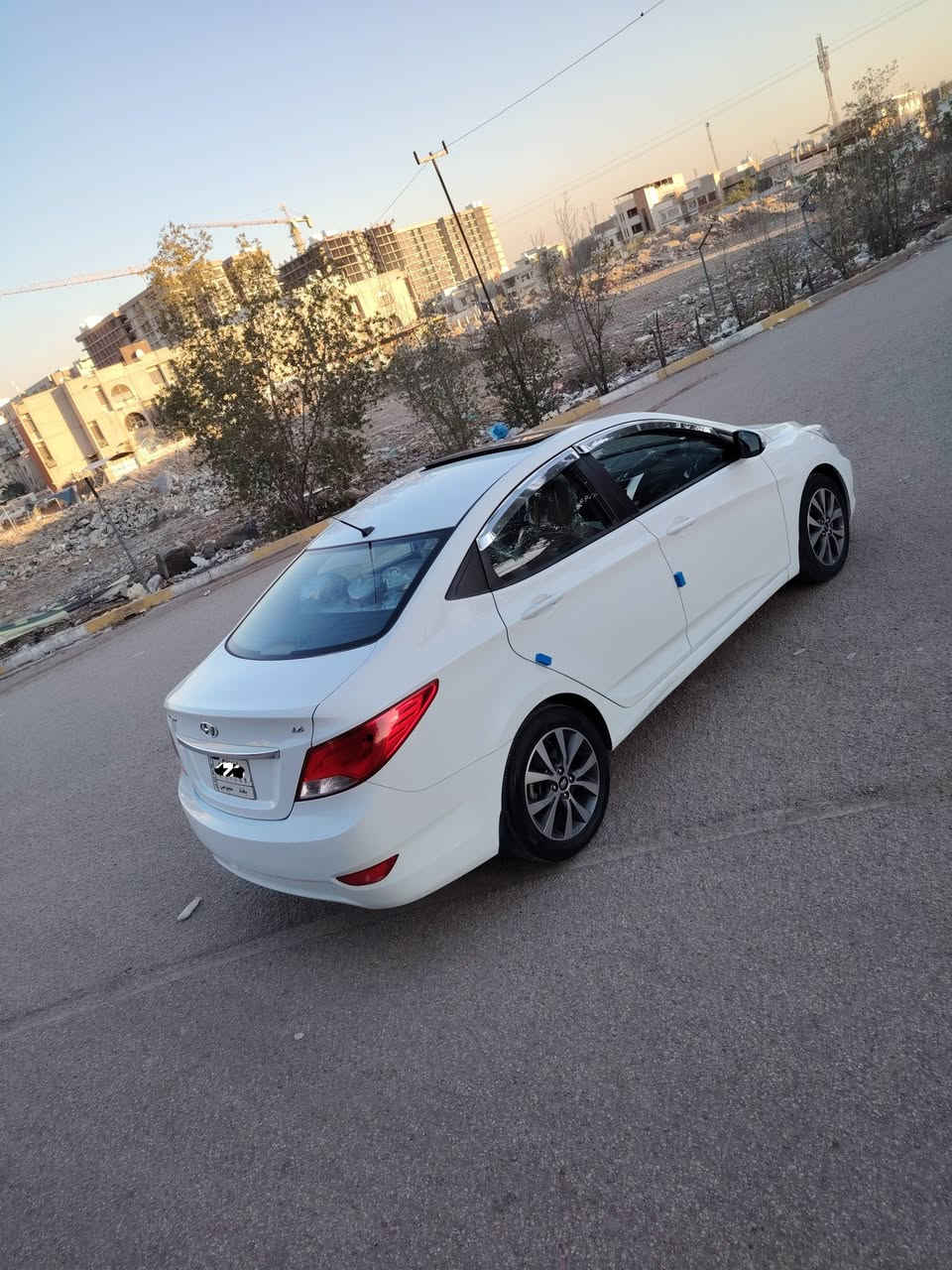 اكسنت 2016 خليجيه بغداد.
استلام شركه على ايدينا.كفاله عامه.
السياره بدون صبغ بدون تبديل بدون فتح حتى الدعاميات كفاله
فول موصفات مال خليجي بلو. 
ماشيه 39 الف.
محرك 1600 دوش.
فتحة سلايد.
ويل كب. 5
اربعه دسك. 
شاشه ايباد وكامره دواره. 
اشاير بل المري. 
سبير على شدة الشركه منازل. 
محرك كير تبريد شرط برغي ممفتوح بيهن تجي تفحص سونر وين ميعجبك 
باسمي. 
مكاني بغداد الكرخ حي الاعلام. 
اخوان بس للجناي الي يدور جديد
للبيع فقط الشراي يتصل 
.. ***********..
