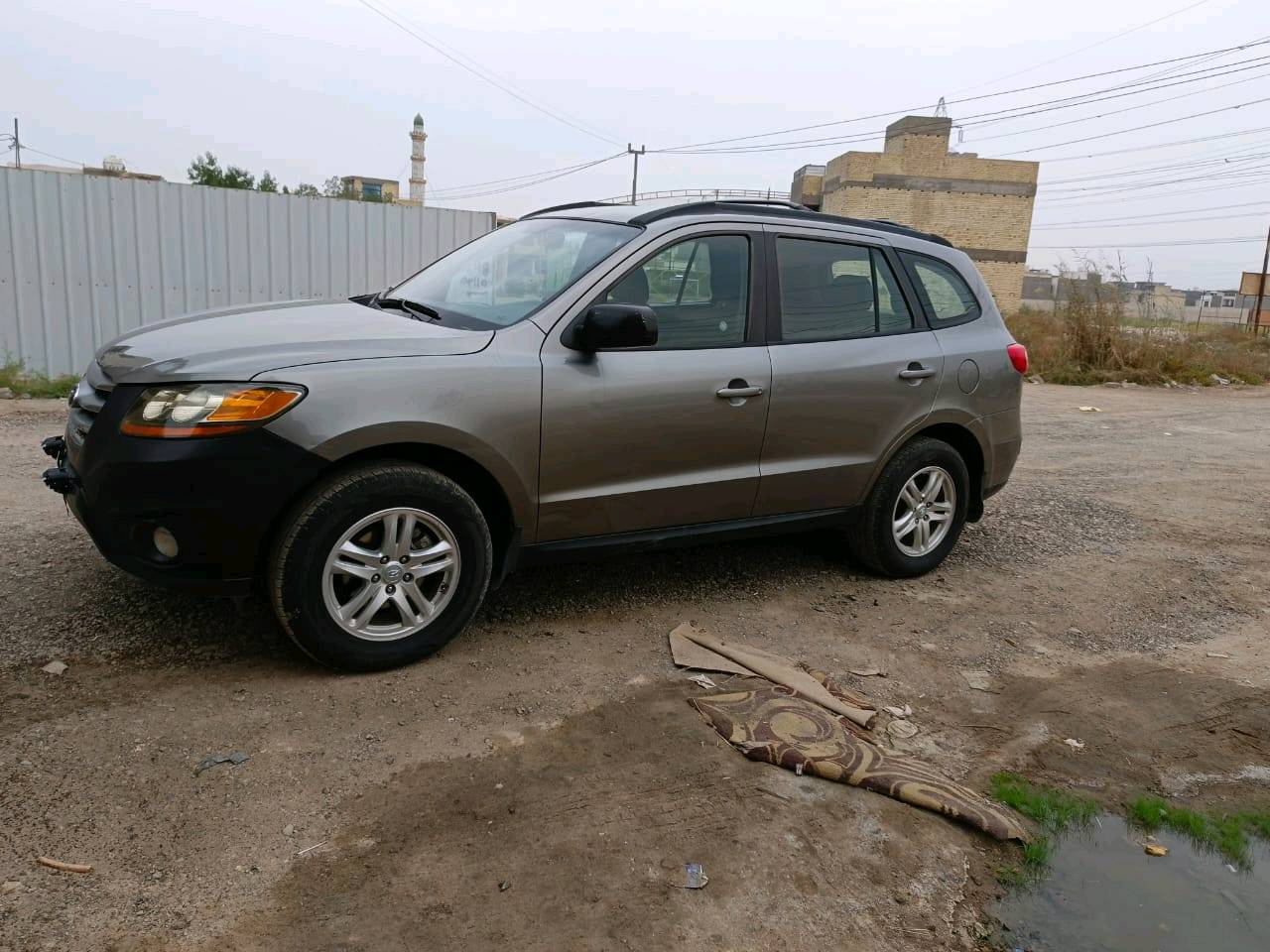 سنتافي وارد أمريكي 2011 محرك 2400 سياره ليبل واحد بدون صبغ او تبديل حادثها ضربه خفيفة جاملغ امامي ايمن بدون صبغ او تبديل السعر المطلوب 125$ وبيها مجال بسيط 