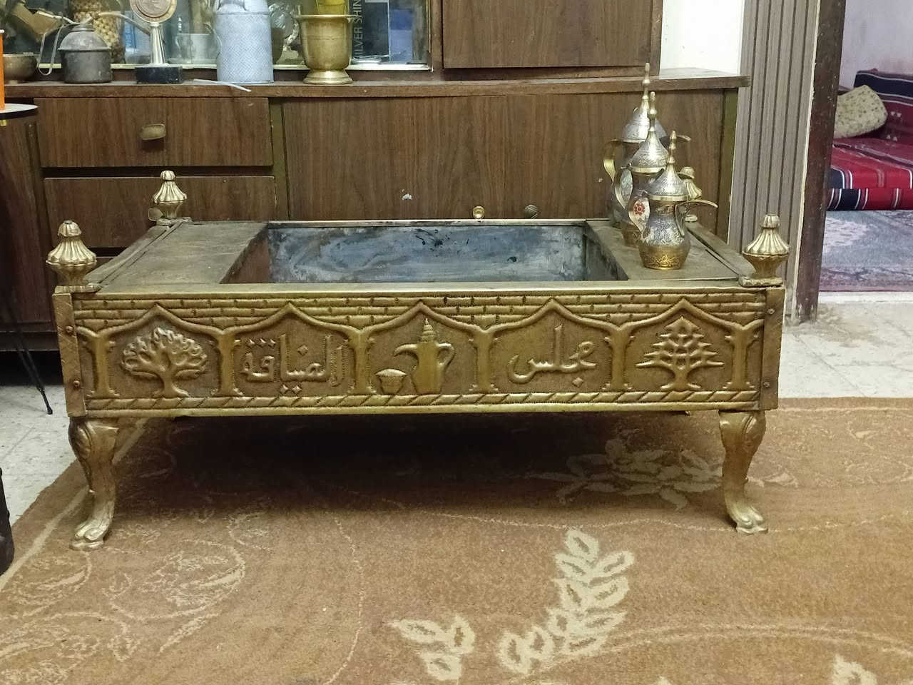 منقل نحاس،  كامل قديم  وزن فوق ٢٥كيلو لبناني قياس،٩٠سم في ٥٠سم  خالي من العيوب  مع دلال عدد٣ نحاس صب 
٠٧٩٥٢٦٩٧٤٠


**إذا كنت صاحب هذا الإعلان وتريد حذفه لأي سبب، رجاءا أرسل رسالة إلى الدعم الفني**