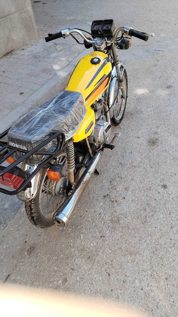 السلام عليكم اربعه كير.  موديل 2014. تعمير 23 دراجه ترايك وين متريد. اصولي وكيله بكربلا.   كلشي شغال بيه ميحتاجله شي سعره 575وبيه مجال للطيبين


**إذا كنت صاحب هذا الإعلان وتريد حذفه لأي سبب، رجاءا أرسل رسالة إلى الدعم الفني**