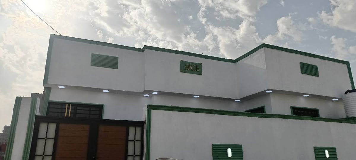 السلام عليكم 
دار سكن زراعي للبيع 
مساحه 200متر
بصف الركن 
شارع 12متر
يتكون من
غرفه نوم عدد3
صاله موزع
صاله استقبال
ديوان 
مطبخ 
صحيات داخليه
صحيات خارجيه
منور 
بيت جديد غير مسكون 
تستلم البيت عند المكاتبه 
العنوان /البصره الزبير قرب حي الاندلس
سعر 75 وبيه مجال
للتواصل *********** البصرة, العراق
