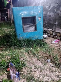 للبيع غساله شغاله نشاف وغسل  +مبرده حديد شغاله بس عوزه بيبان السعر   0...