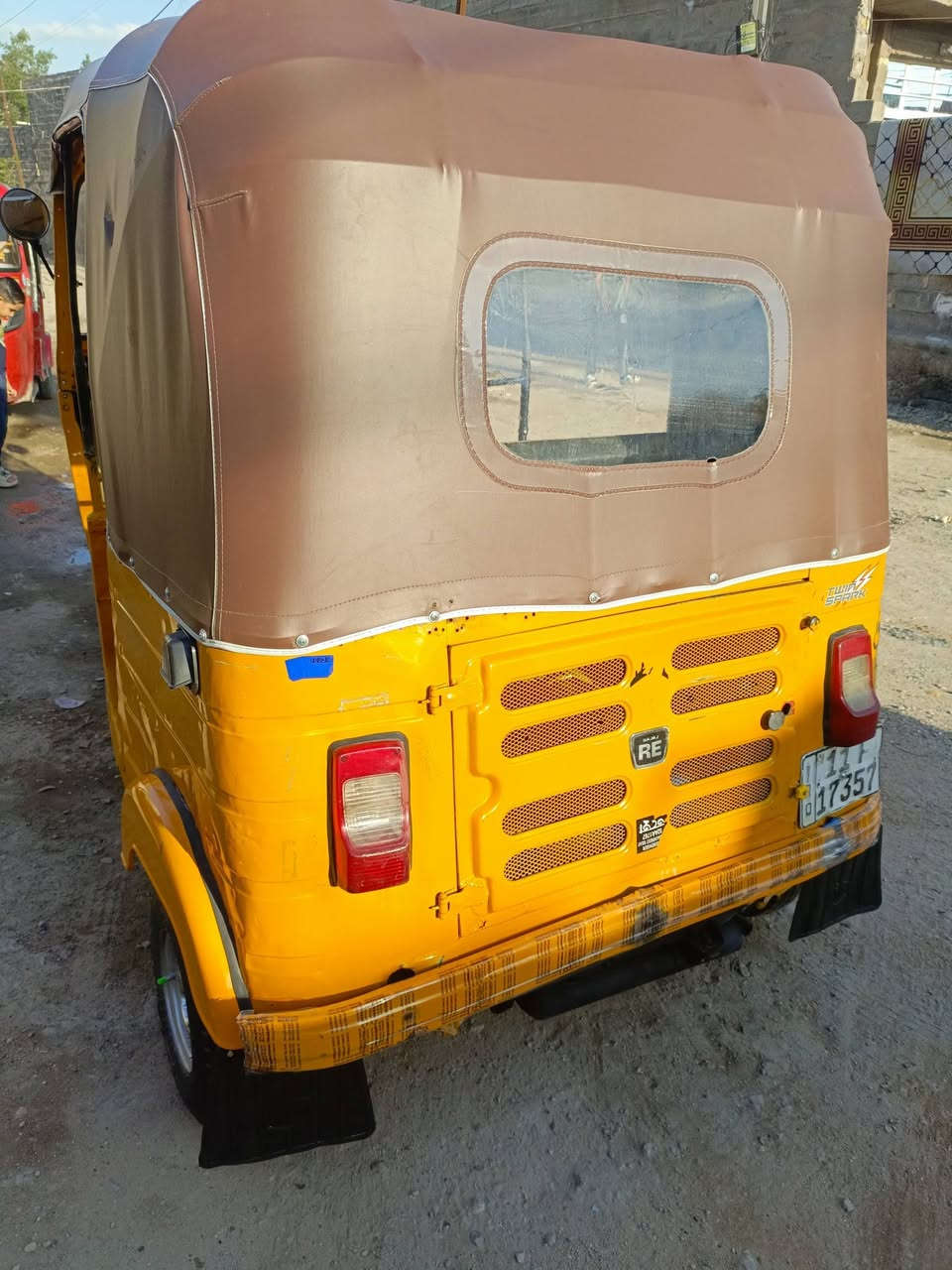 تكتك للبيع موديل 2019شهر 12رقم وسنويه بغداد نكليزي تحويل ثاني يوم معمره بيه دوس والغد هم معمر السعر 5600وبيه مجال بسيط مكاني الشعب جمعيات ***********
