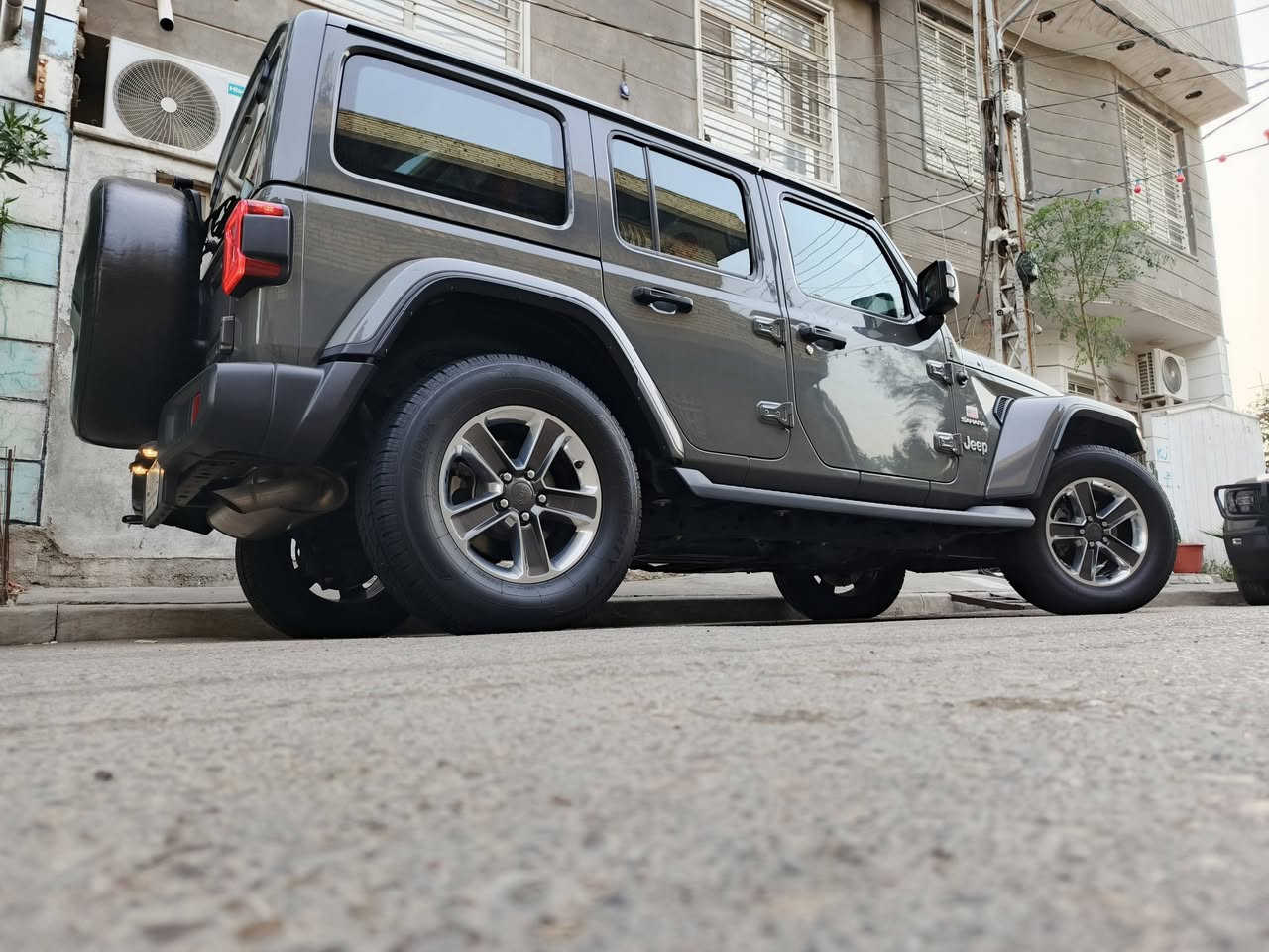 السلام عليكم لانكلر صحاري خليجي مكفولة عام شرط الفحص ٢٠١٩ ماشيه ٤٧
رقم بغداد ***********
