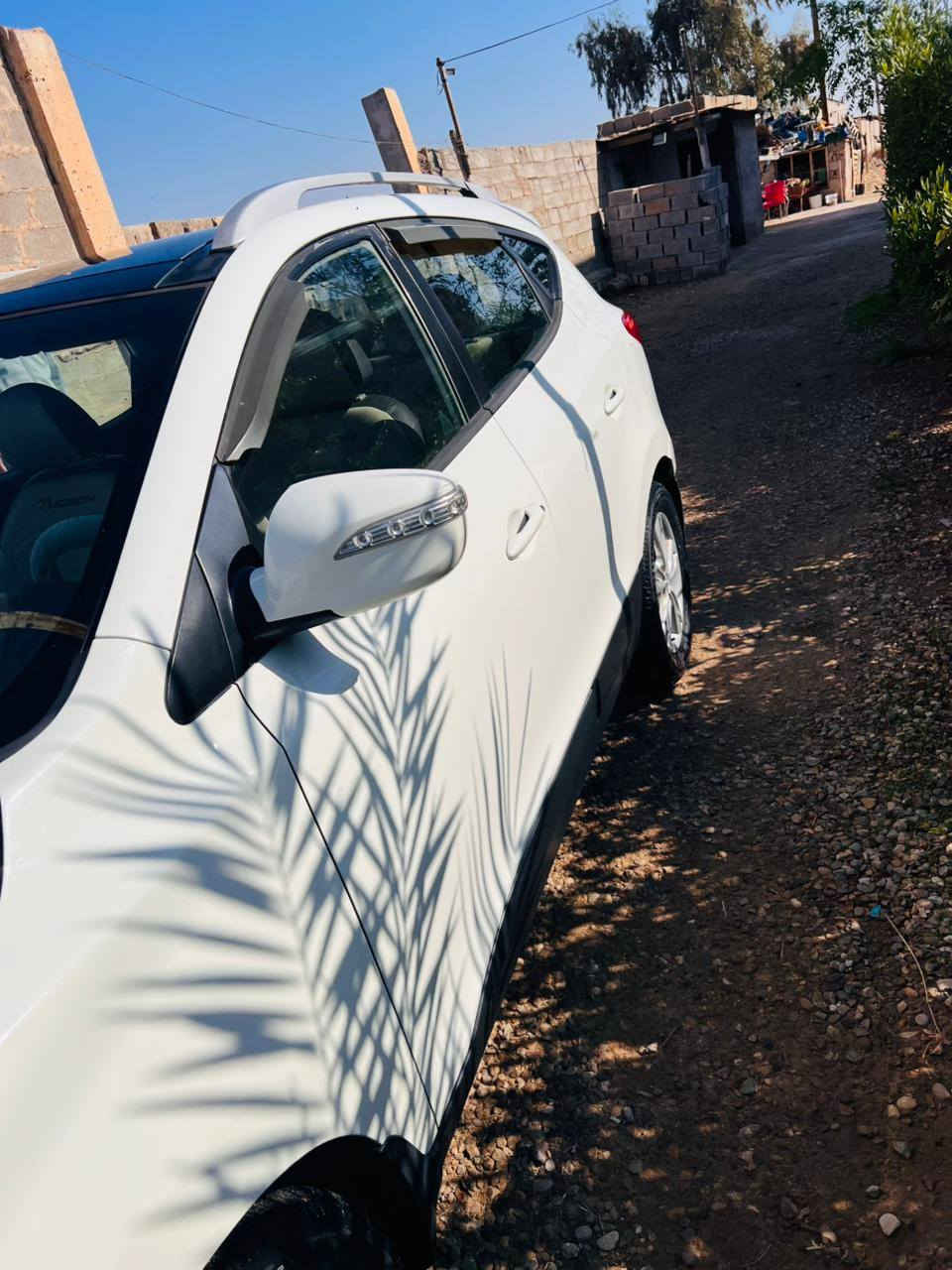 السلام عليكم  توكسان   ***********
٢٠12  خليجي مكفولة  فقط جاملق  امامي  محرك  ٢٠٠٠ دوش  بنراما  تحكمات ستيرن  دوشمة جديد  تخم تاير  قطعتين تبريد 
سيارة كلش حلوة احلة من الصورة  رقم  بغداد انكليزي  السعر  ١٤٥بيهة مجال مكاني بغداد  المعامل  طريق السياحي
