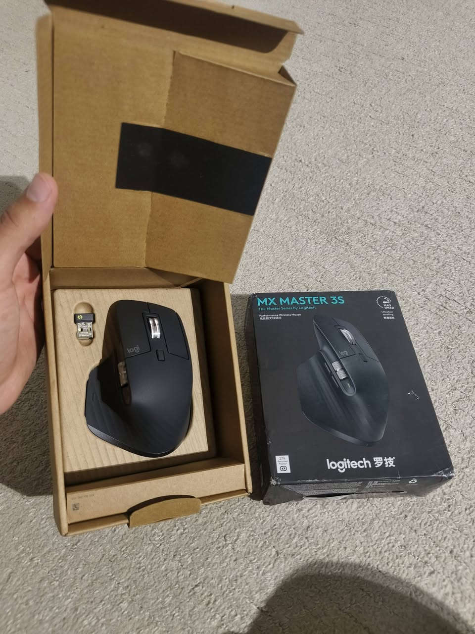 Logitech MX MASTER 3S
لون ابيض جديد كبس السعر ١٠٠ الف 

لون اسود جديد فقط مفتوح العلبه السعر ٩٠ الف


**إذا كنت صاحب هذا الإعلان وتريد حذفه لأي سبب، رجاءا أرسل رسالة إلى الدعم الفني**