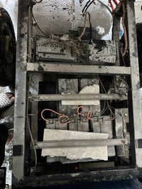 ستوته شحن لبيع ٥بطاريات لبيع سعر عل خاص ٠٧٧٠٩٤٨٦٤٦٥