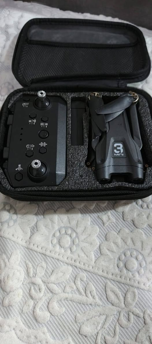 السلام عليكم درون mini3
للبيع كامل الملحقات معه مراوح احتياطيه 
كامره دواره تطير ١٥٠ الى ٢٠٠ متر
السعر 65 الف 
العنوان/ النجف الاشرف شارع المطار الجديد 
للتواصل واتس اب ***********
