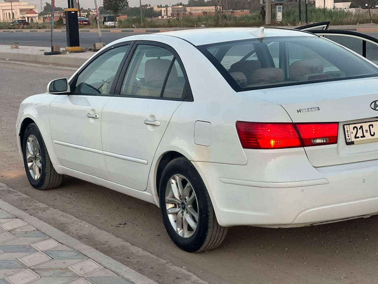 سوناتا للبيع موديل 2010امريكي مكينة 2400مكفولةتدفئة تبريد كلة شغال السعر110 رقم الهاتف ***********
