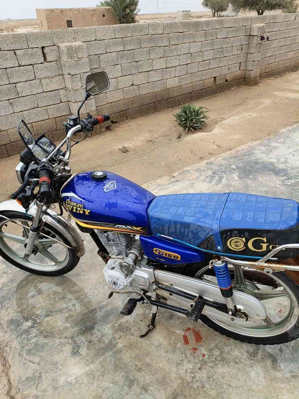 دراجه للبيع نضافة فول بس يريد باتري ونشاير ودشبول ولايت ماينقص لو قطرة نشطة فول موجود تصال وخاص ***********
