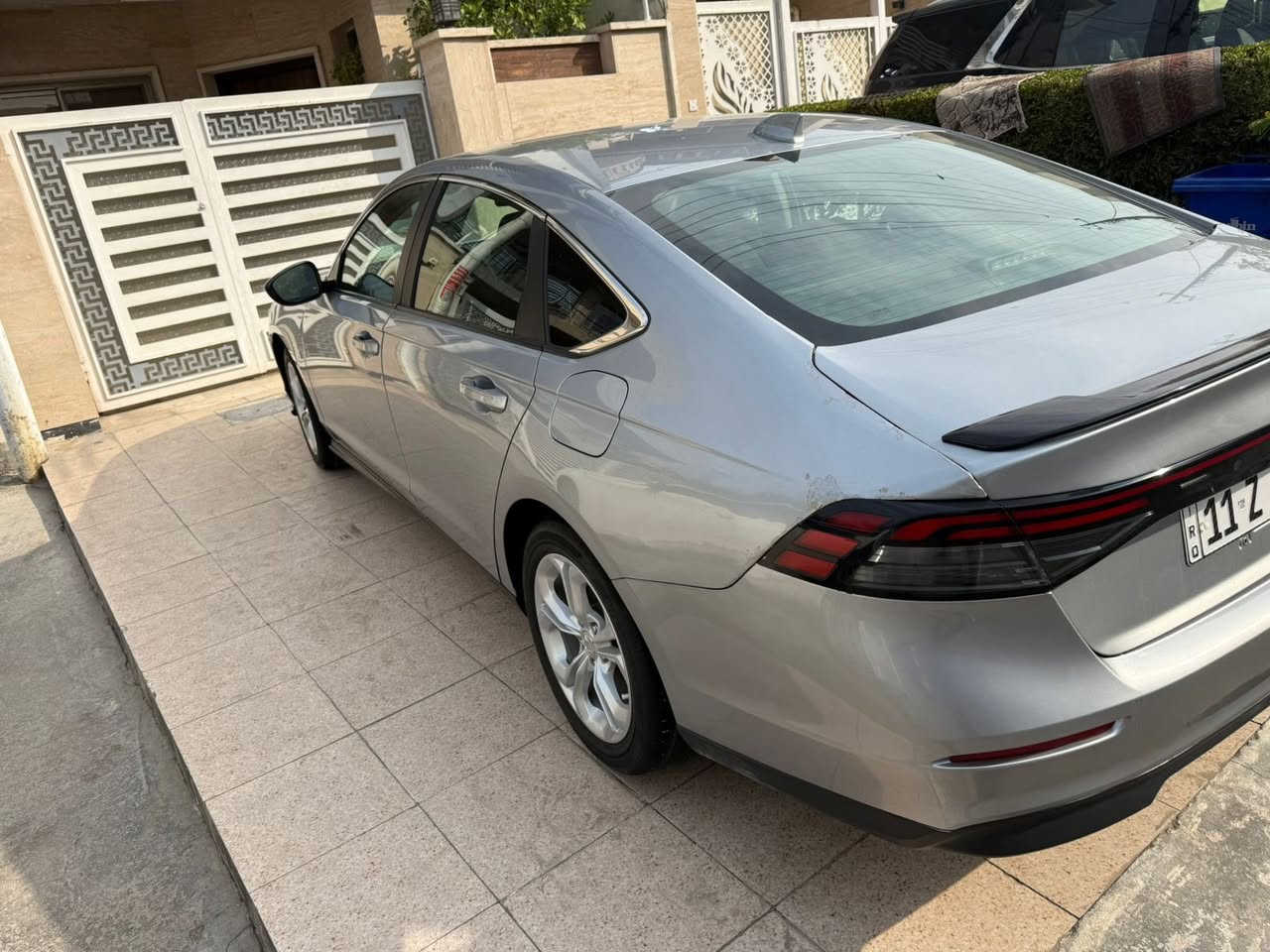 السلام عليكم هوندا اكورد بانزين 2023 سياره جاهزه ماببها اي نقص بدون ايرباك حادث خلفي جاملغات راجعه بارد وفقط قبغ جنطه مبدل ومصبوغ. سياره رقم بغداد فئه lx ماشيه 29 m سعر 170 وبيها مجال 
مكان سياره بغداد حي جامعه 
هاتف ***********
