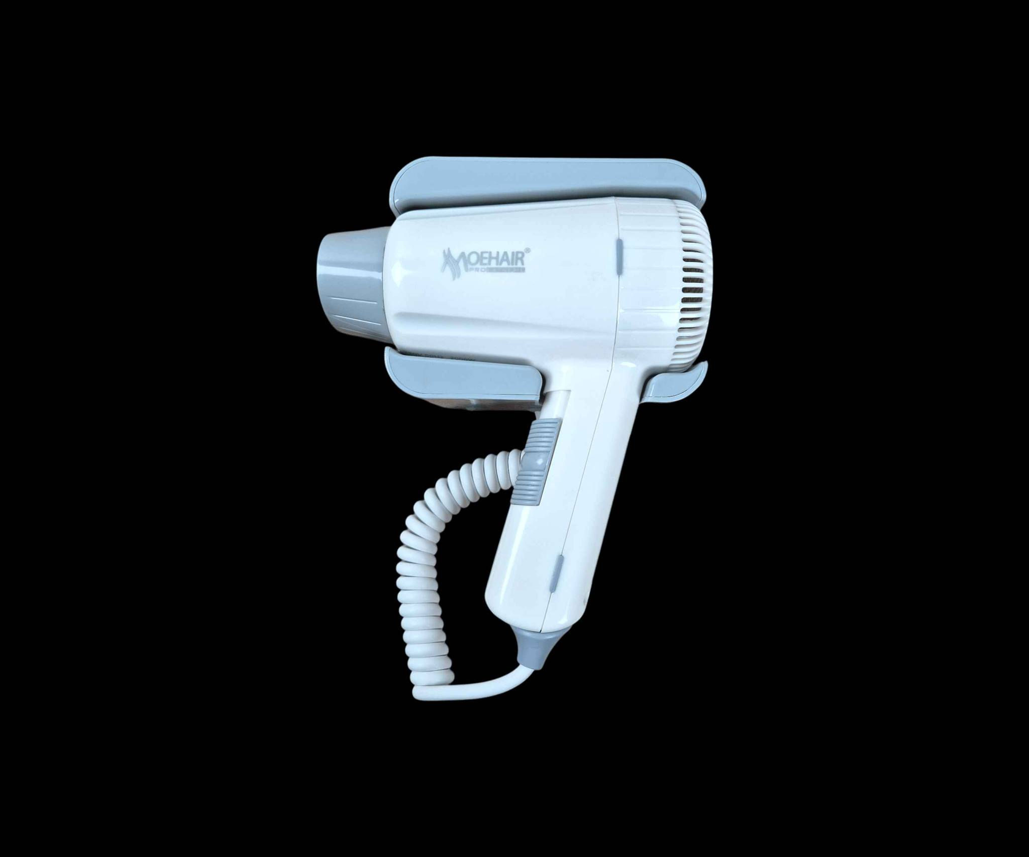 شسوار فندقي جداري MOEHAIR احترافي مع حامل

الاستخدامات

تجفيف الشعر بسرعة وكفاءة في الفنادق، الشقق المفروشة، الصالات، والحمّامات.

مناسب للاستخدام اليومي المنزلي بفضل تركيبه الجداري الآمن.

مثالي للأماكن العامة لكونه ثابت ويحد من الضياع أو السقوط.

مناسب لجميع أنواع الشعر (قصير – متوسط – طويل).

المميزات

قدرة كهربائية قوية: 2000 واط لتجفيف سريع وفعّال.

يعمل على 220V – 50Hz.

تصميم جداري (Hanging Type) مع حامل مخصص لتثبيت الشسوار بشكل أنيق.

هواء ساخن ومستقر مع توزيع متوازن للحرارة.

تقنية حماية من الحرارة الزائدة للحفاظ على سلامة الجهاز.

تشغيل هادئ نسبيًا مناسب للفنادق.

هيكل متين من البلاستيك عالي الجودة المقاوم للرطوبة.

زر تشغيلإيقاف سهل الاستخدام.

سلك حلزوني مرن:

طول السلك الحلزوني قد يصل حتى 1 متر.

طول السلك الأساسي 40 سم.

تصميم عملي يوفر المساحة داخل الحمّام.

محتويات الصندوق

شسوار فندقي جداري MOEHAIR.

حامل تثبيت جداري.

مسامير وبراغي تثبيت.

دليل الاستخدام.

الملاحظات

مخصص للتركيب الجداري فقط.

يفضّل تركيبه بعيدًا عن مصادر الماء المباشرة.

الاستخدام يكون تحت إشراف الكبار.

بلد المنشأ: الصين (Made in P.R.C).
***********
What app أربيل, العراق
