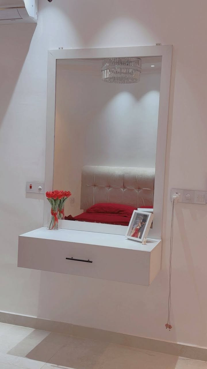 سلام عليكم غرفه للبيع مكانه بغداد جديده سعره مليون ميتين وبيه مجال ***********
