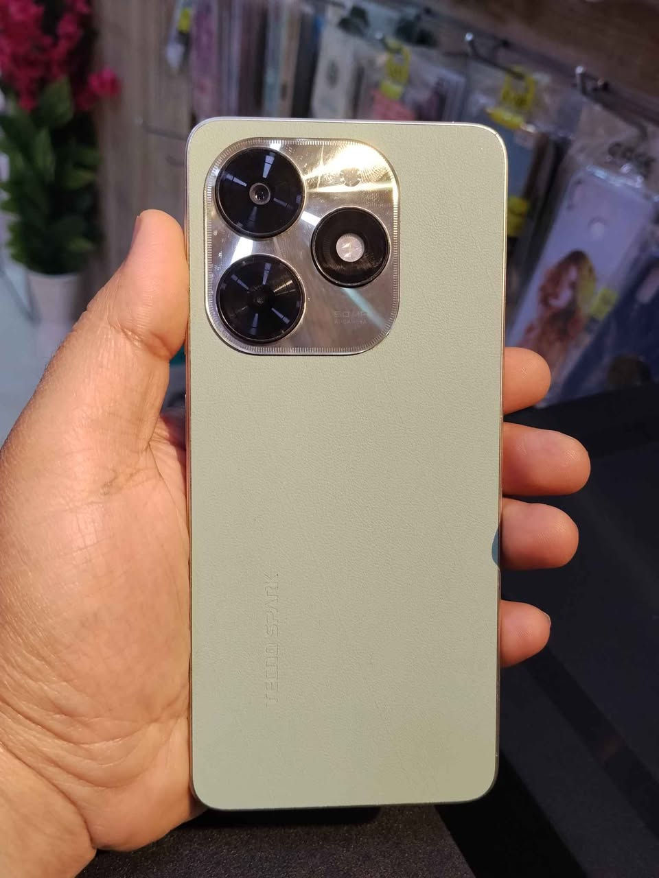 السلام عليكم جهاز تكنو سبارك ٢٠سي 
ذاكرته ٢٥٦ بطاريته ٥٠٠٠ شحن تايب سي 
للبيع السعر ١٣٠ وبي محال بسيط زورونا للمحل اهلا وسهلا بكم *********** ناصرية, ذي قار
