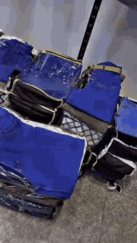 تصفيا محل شلعه سعر ق ٣٠٠٠ دينار فقط الحجز والاستفسار ***********
