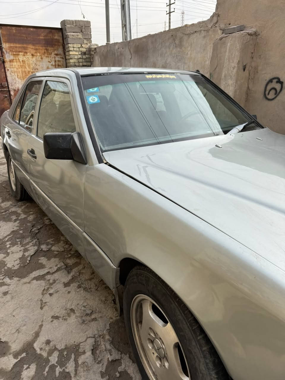 سلام عليكم مارسدس دب موديل 1987 معمره سياره بسمي رقمه بغداد سنويه تخلص سنه 2028محركه بطه نضيف وكشره نضيف سعره 48 وبيه مجال مكاني بصره قرنه***********
