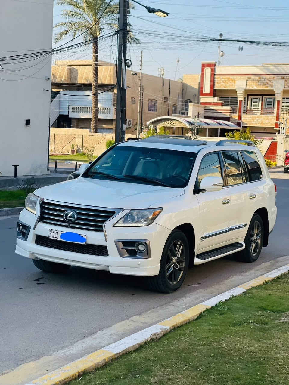 لسلام عليكم …🎖️🎖️🎖️🎖️🎖️🎖️🎖️🎖️
للبيع لكزز بريم  LX570 موديل 2014🎖️🎖️🎖️🎖️🎖️

نوع السياره ، لكزز بريم اصل
اللون، ابيض صدفي 
الموديل، 2014
الرقم بغدادب اسمي 

المواصفات : 🎖️
مكينه 5.7 سلندر8
شاشه /بصمه /تبريد قطعتين منفصل 
/فتحه /تبريد خلفي منفصل 
شاشات خلفيه + سماعات بلاديه 4 كامرات /زراك لايت/رادار /حساسات اماميه/حساسات خلفيه /تبريد كشنات امامي /كراسي اماميه كهرباء /كراسي خلفيه كهرباء /كراسي تدفئه/جنطه كهرباء /بصمه ابواب 
داخل صاج /كشنات جلد
/مري كهرباء/ليد امامي +خلفي 
كراسي الخلفيه 7 راكب كهرباء. 
خزن ميموري /ستيرن كهرباء /فور ويل 
جكات /نظام قياده ثلاث وضعيات comfort , sport, normal 
نظام قفل الابواب /نظام الانحدار 
نظام التزحلق
نظام تحكم ارتفاع وميلان السياره 
بروجكترات امامي عدسه متحرك ليد 
ويل 20  اصلي ويا تخم تاير دنلوب اصلي جديد الكراسي الوسطيه vip 
شاشه اعطال صغيره /ثلاجه /رادار امامي 
مرايه انعكاس /مرايه جانبيه هيتر 
اشاير بالمري/كشاف ليلي ضبابي
اناره ترحيب 
سماعات بلاديه نظام صوت 14 سماعه
نظام الملاحه 
منفذ usb charged 
ع ترحيب بالعلامات 
 ‏ سيارة بها كم مكان بارد

سعر 365 $ بيها مجال

***********

وبعد بيهه هواي مواصفات . 

📍بغداد
