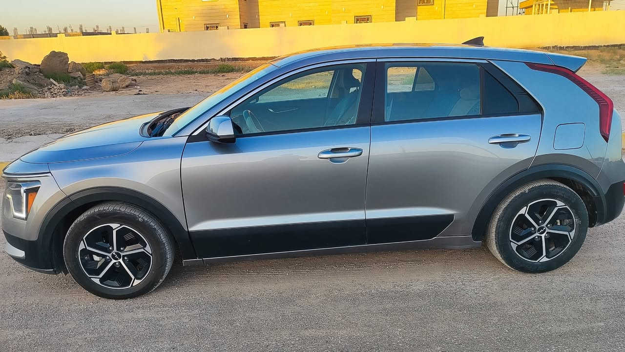 سيارة نسائية اقتصادية 
KlA NIRO Hybrid 

كيا نيرو هايبرد
الموديل2023
المحرك  هايبرد 1600CC
• نظامين سبورت ايكو
• شاشة كبيرة
• كاميرا خلفية
•كراسي مخمل
• رادار امامي
•مانع تصادم 
محدد مسار
• تصحيح مسار
• مثبت سرعه
• مانع انزلاق
• اناره ترحيبه
• مانع تجاوز
• حساسات مانع تجاوز
•حساسات خلفيه 
• نقطة عمياء 
• شاشة اعطال
• زجاج كهرباء 
• ويل قياس 16 
• اضوية امامي زنون LED
• اضوية خلفيه LED
• كشافات ضباب LED
• حساسات دخول الانفاق
• نظام GPS + خرائط
• أنظمة قيادة ECO / / Sport 
• تبريد ثلج 
• بلوتوث
مدخل USB + AUX
ماشية 40
زوج تاير جديد
التفويلة الوحدة تمشي أكثر من 860 كيلو متر 
🚗🚗حادث السياره بسيط جامرلغ و باب . البجم سليم كليا
ايرباك سليم 
للاستفسار الاتصال على الرقم 
***********
ماسنجر واتس اب متوفر
